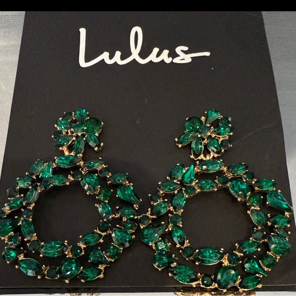 Lulu's Emerald and Gold Floral Earrings